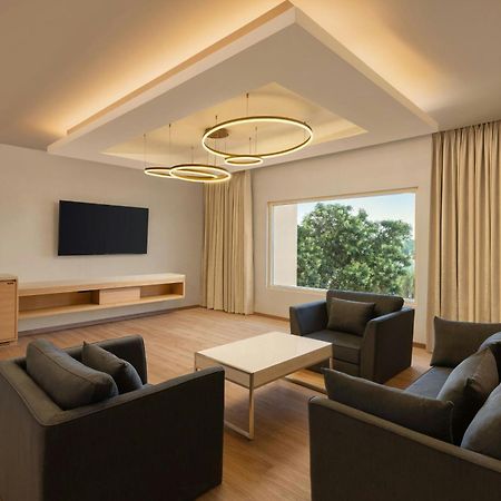 Courtyard By Marriott Tiruchirappalli Exteriör bild
