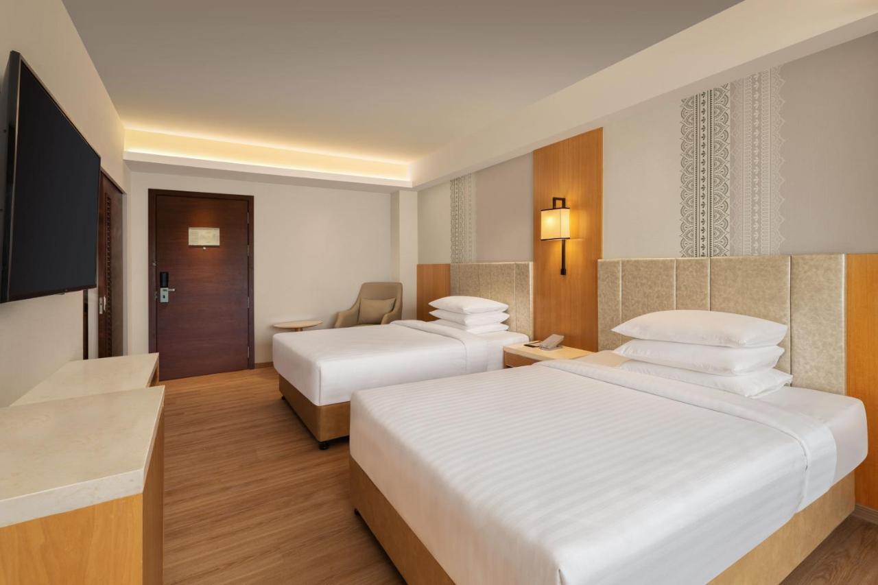 Courtyard By Marriott Tiruchirappalli Exteriör bild