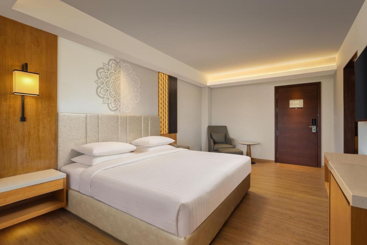 Courtyard By Marriott Tiruchirappalli Exteriör bild