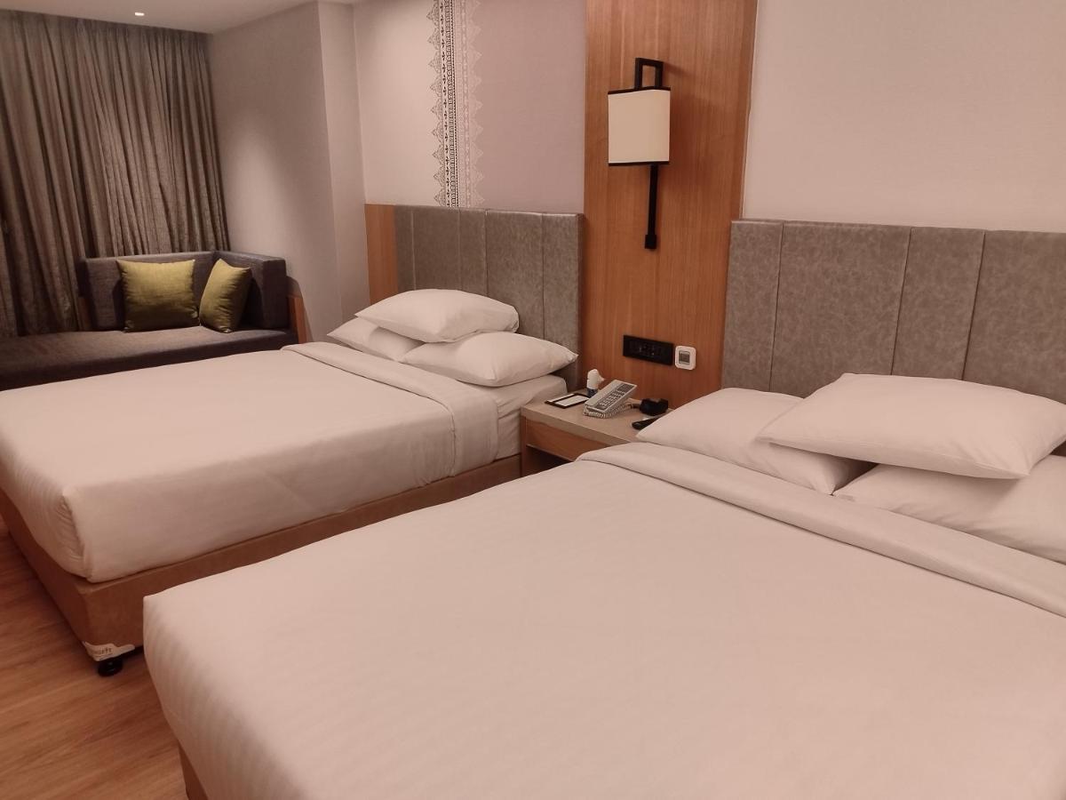 Courtyard By Marriott Tiruchirappalli Exteriör bild