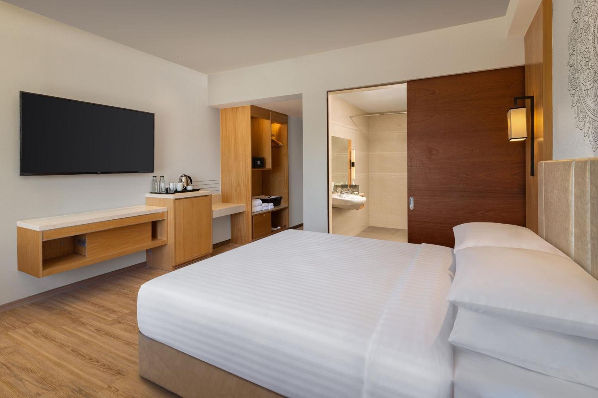 Courtyard By Marriott Tiruchirappalli Exteriör bild