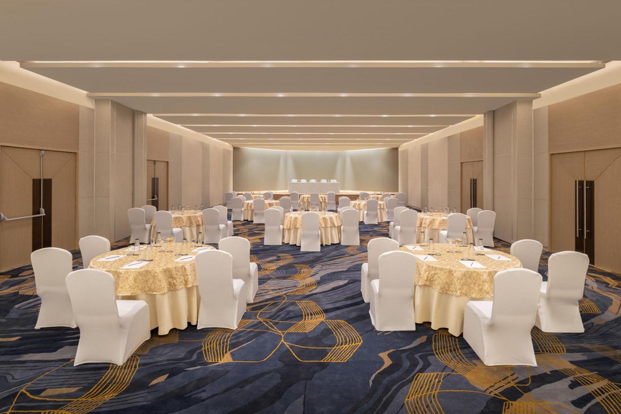Courtyard By Marriott Tiruchirappalli Exteriör bild