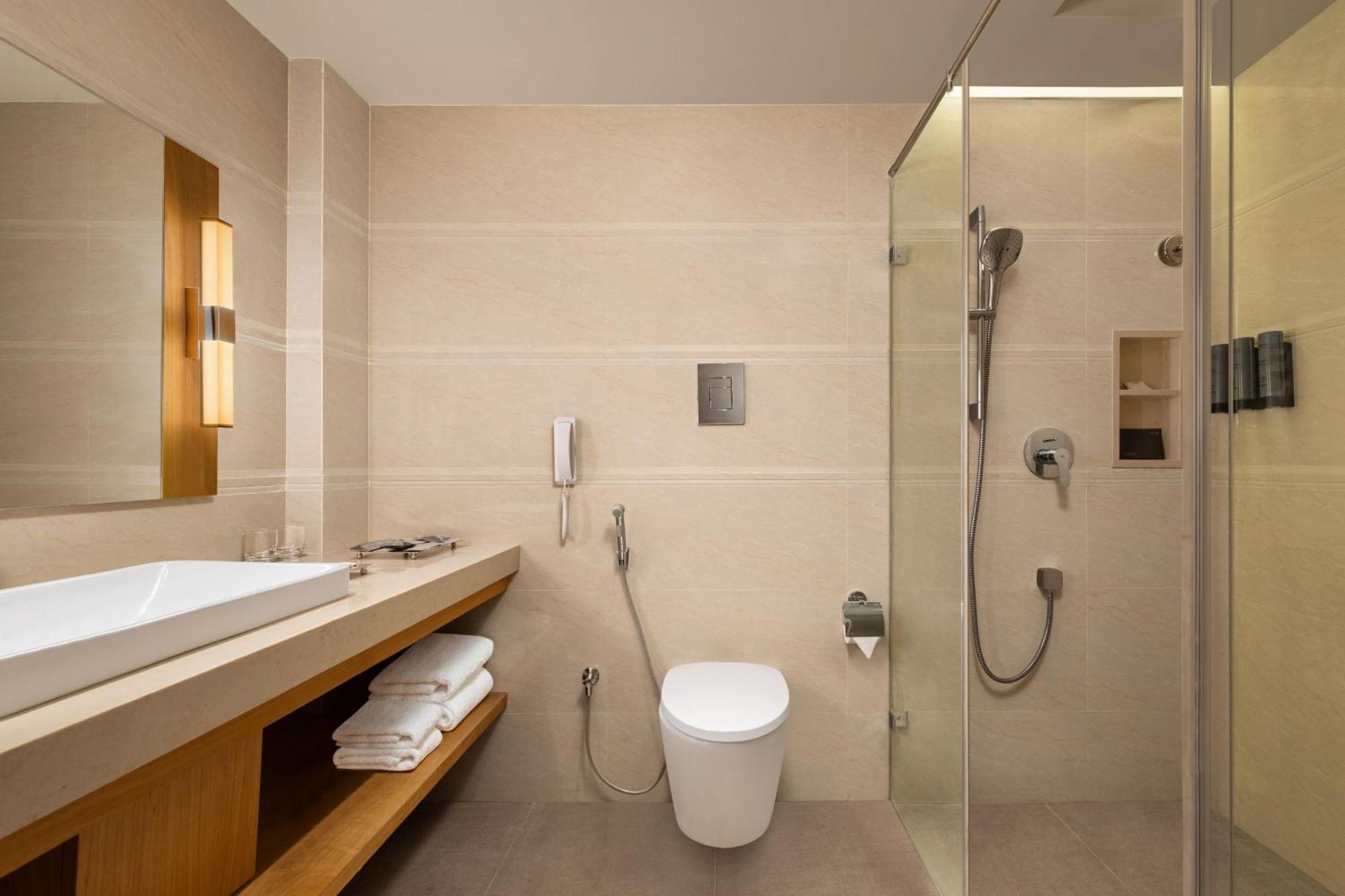 Courtyard By Marriott Tiruchirappalli Exteriör bild
