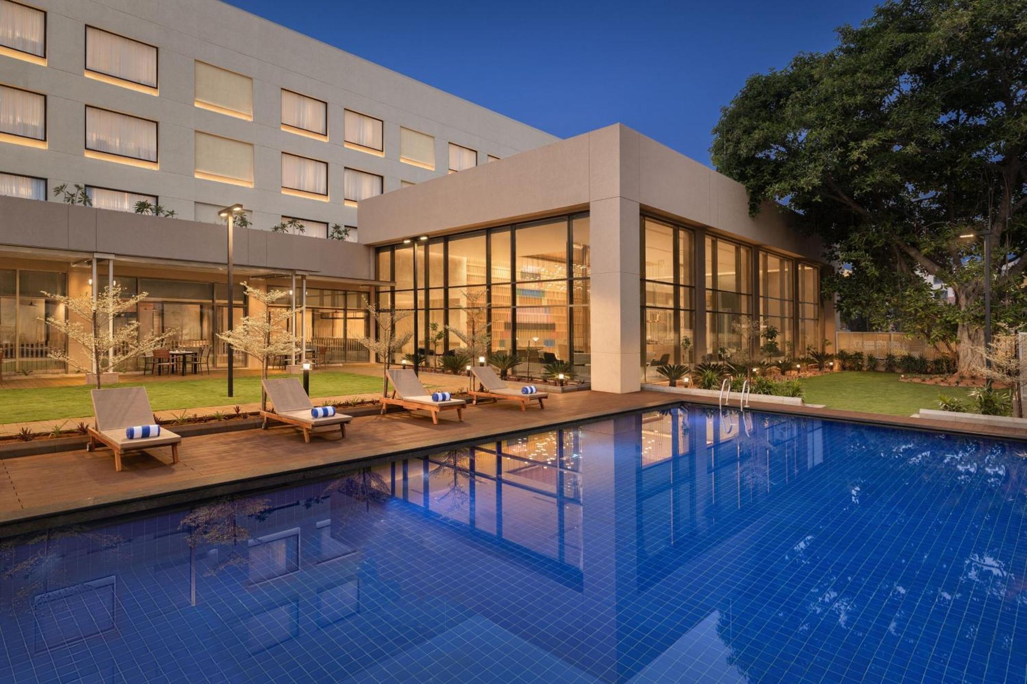 Courtyard By Marriott Tiruchirappalli Exteriör bild