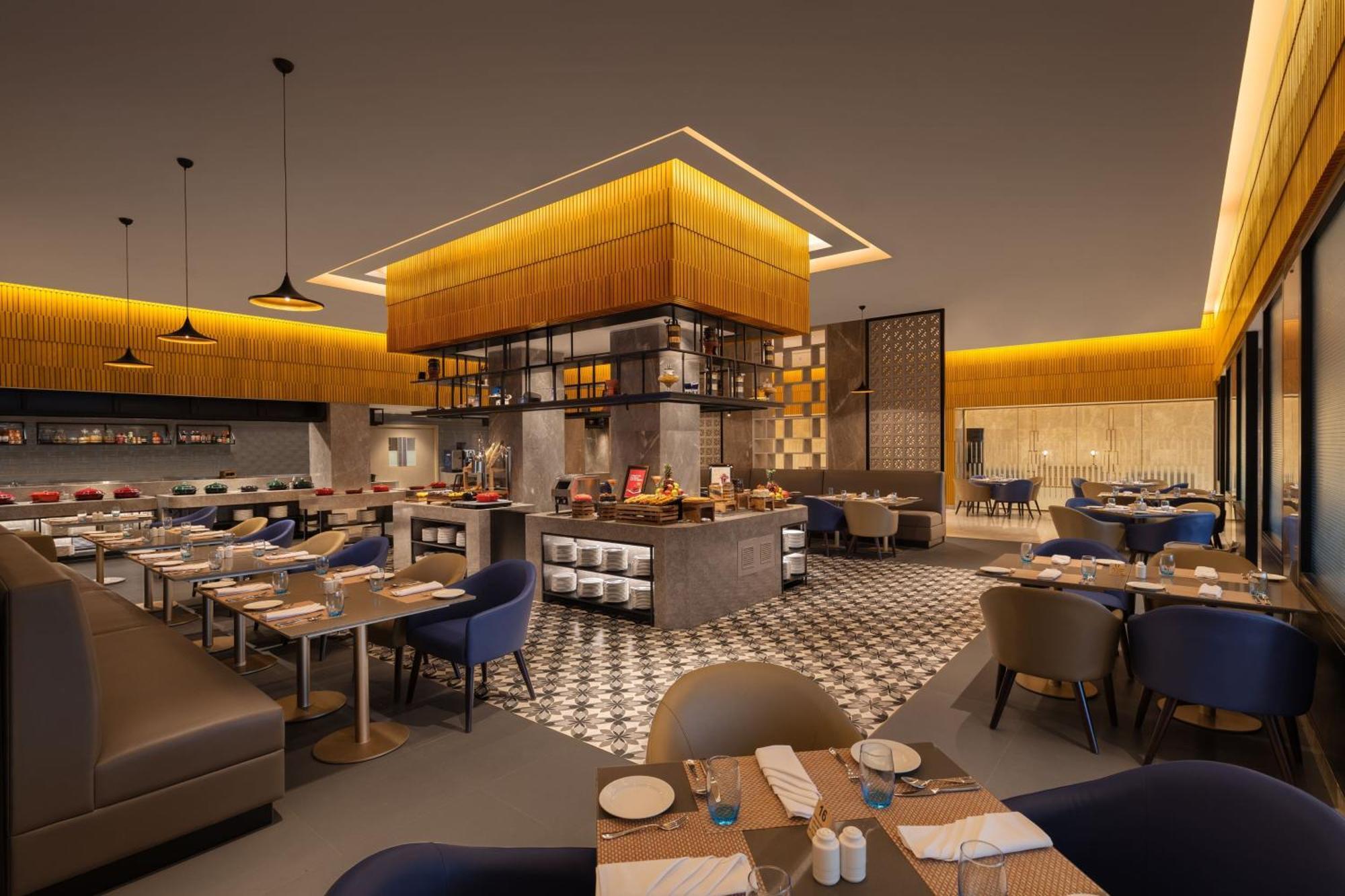 Courtyard By Marriott Tiruchirappalli Exteriör bild