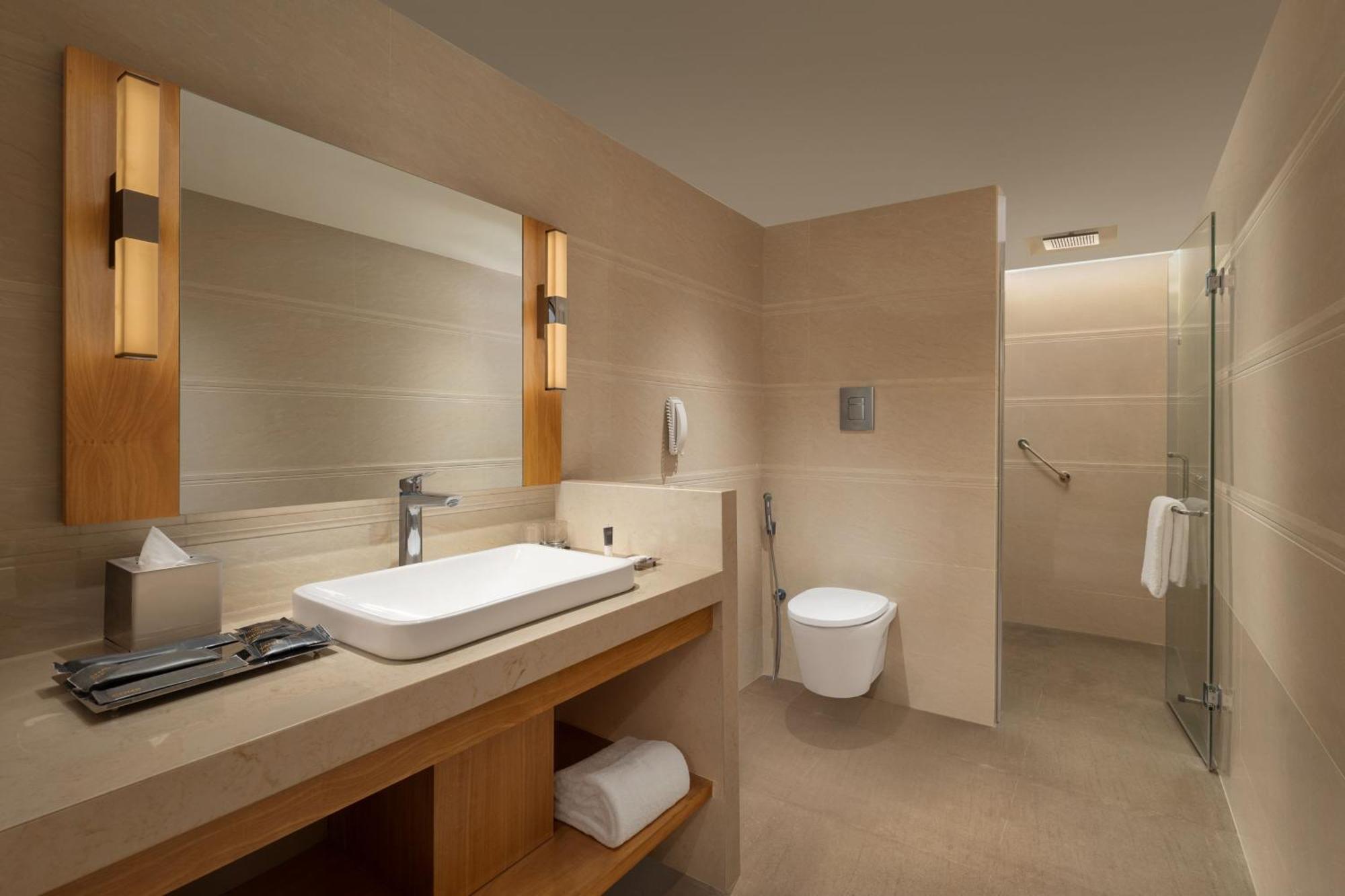 Courtyard By Marriott Tiruchirappalli Exteriör bild
