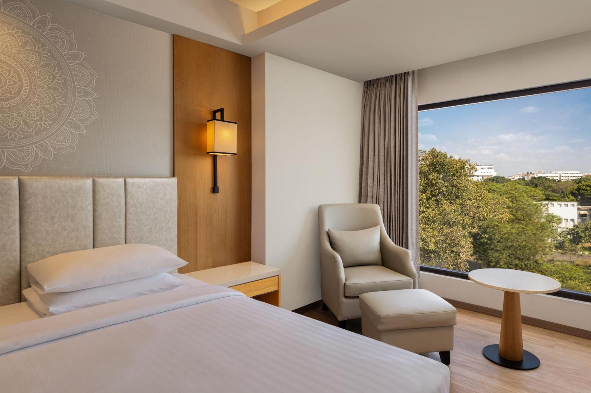 Courtyard By Marriott Tiruchirappalli Exteriör bild