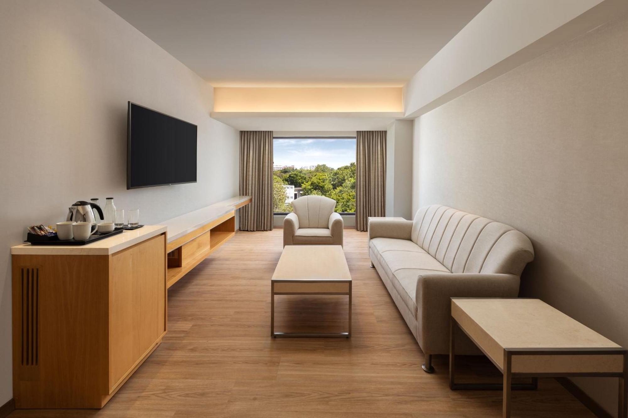 Courtyard By Marriott Tiruchirappalli Exteriör bild