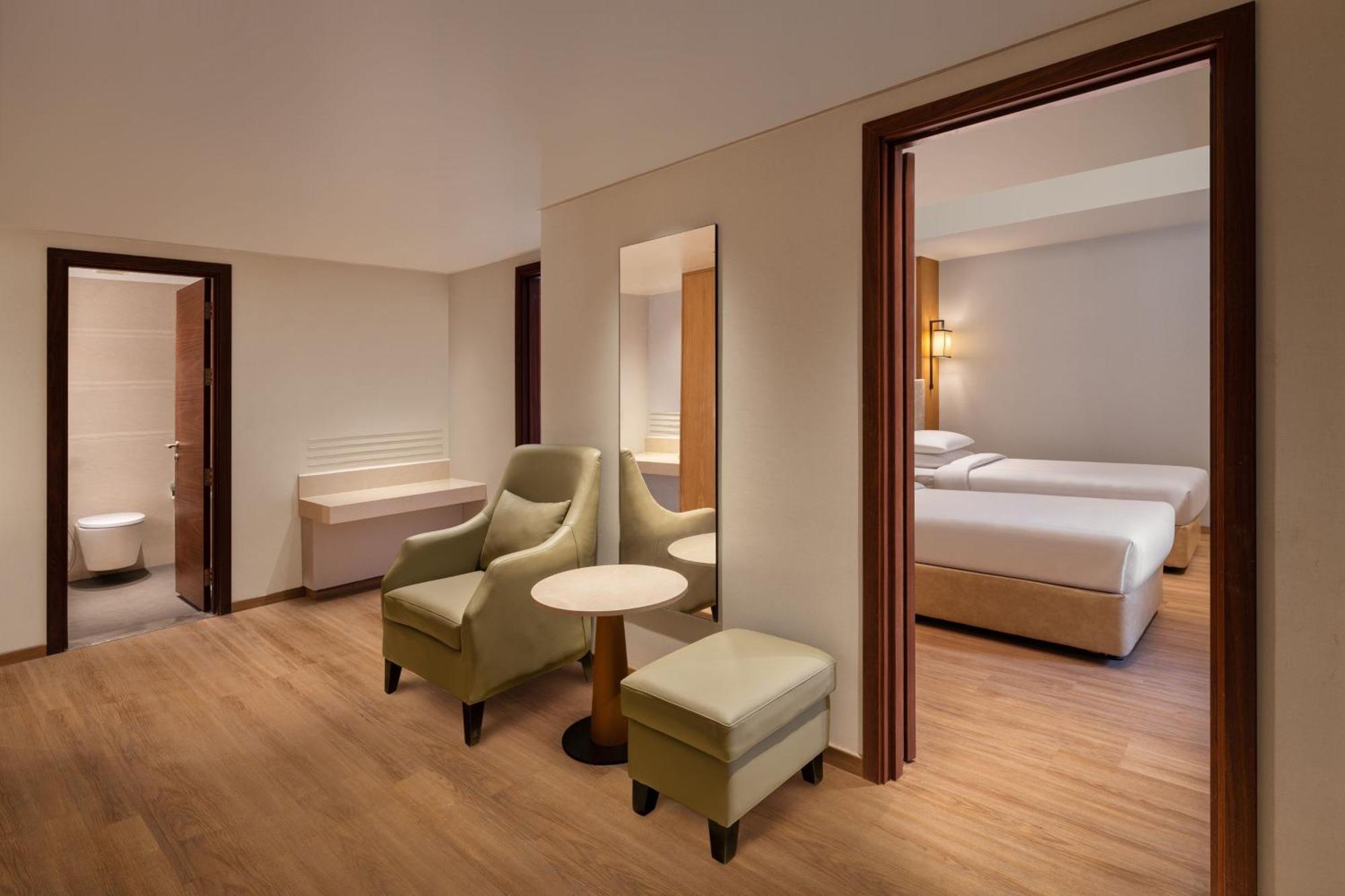 Courtyard By Marriott Tiruchirappalli Exteriör bild