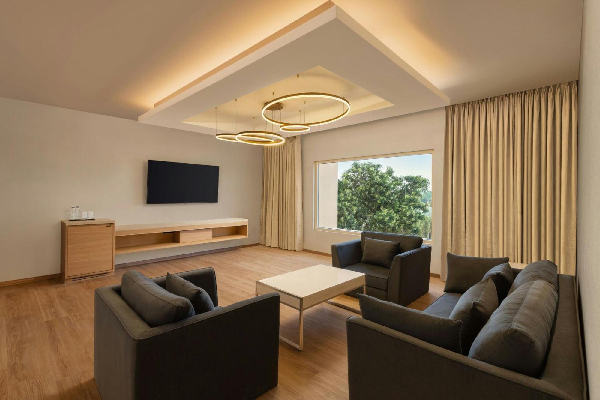 Courtyard By Marriott Tiruchirappalli Exteriör bild